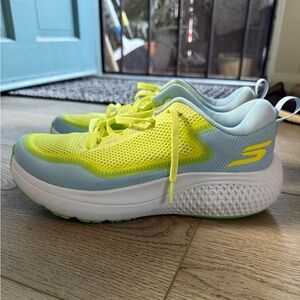 Skechers Super Sonic Max running sneakers